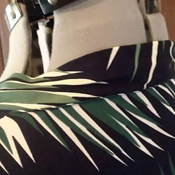 GLAM kimono one size fits most , black green,and white tropical leaves print - Picture 7 of 12